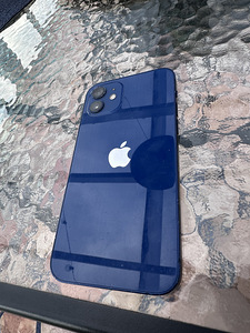 iPhone 12 (2 foto / 5)