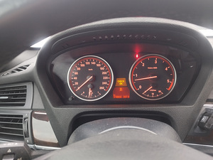 BMW X5 210 kw 2008 (8 foto / 8)