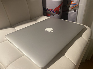 Apple MacBook Air 13-inch 2015 (4 foto / 5)