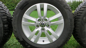 ОРИГИНАЛЬНЫЕ ЛИТЫЕ ДИСКИ VOLKSWAGEN TIGUAN (3 фото из 10)