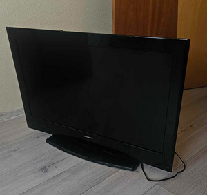 Телевизор HITACHI (1 фото из 4)