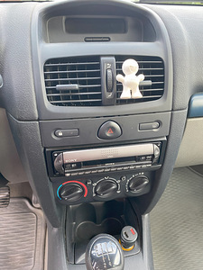 Renault Clio 1.1 16V 55KW (5 foto / 13)