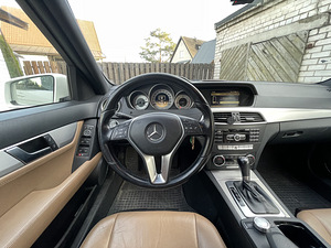 Mercedes-Benz C220 2.2 125kw 2011 (7 foto / 9)