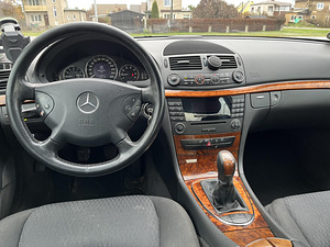 Mercedes Benz E240 (5 foto / 7)
