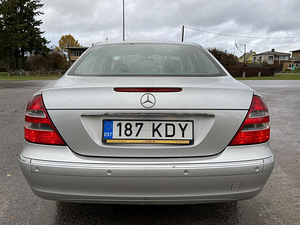 Mercedes Benz E240 (7 foto / 7)