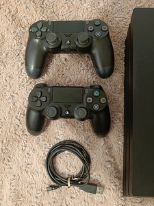 Sony Playstation 4 Pro SSD 1TB (4 foto / 4)