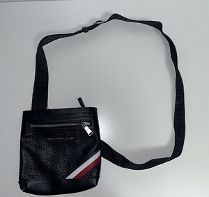 Tommy Hilfiger (1 фото из 2)