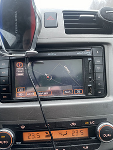 Toyota Avensis (10 foto / 10)
