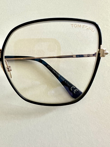 Tom Ford sinise valguse prillid (4 foto / 5)
