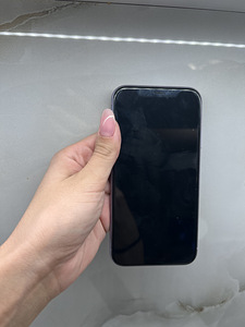 iPhone 11 (3 фото из 6)