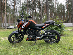 KTM Duke 125 2011 (1 foto / 4)