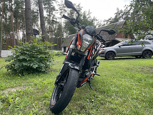 KTM Duke 125 2011 (3 foto / 4)