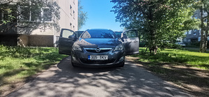 Opel Astra J 2011 Sports Tourer (2 foto / 13)