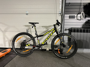 2016 Scott Scale RC JR 24 Boys Bike (1 foto / 3)