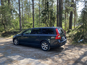 Volvo V70 (3 foto / 15)