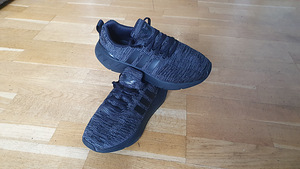 Кроссовки Adidas (2 фото из 2)