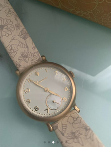 Женские часы Florrie. (3 фото из 3)