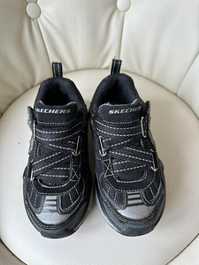Skechers tossud poisile. Suurus 28,5. (4 foto / 5)