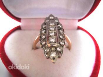 Золотое (красное и белое золото) кольцо с бриллиантами (фото #1)