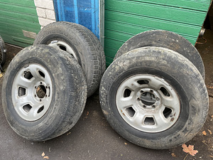 Nissan 6x139.7 r16 (2 foto / 3)