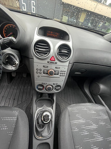 Opel corsa 1.2 70kv (9 foto / 12)