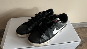 Kingad poisile Nike (2 foto / 3)