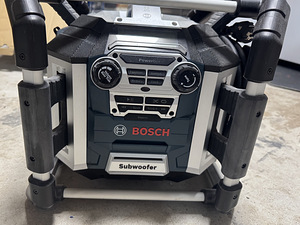 Raadio-Laadja Bosch GML 50 Power Box (1 foto / 4)