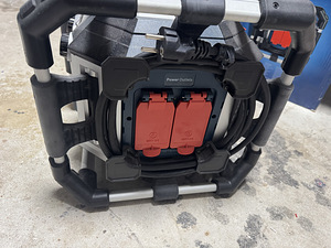 Raadio-Laadja Bosch GML 50 Power Box (3 foto / 4)