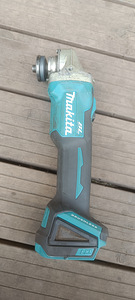 Makita relakas DGA508 (1 foto / 1)