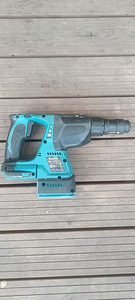 Makita DHR 243 perfo (1 foto / 2)