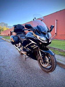 Yamaha FJR 1300 R4 107 hj (2 foto / 10)