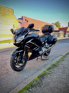 Yamaha FJR 1300 R4 107 hj (3 foto / 10)