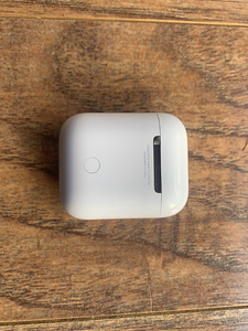 AirPods keys (1 foto / 2)