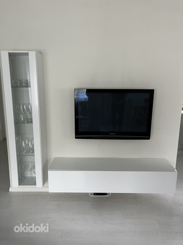Tv alus ja vitriin