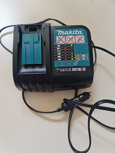 Makita DC18SE autolaadja (1 foto / 1)