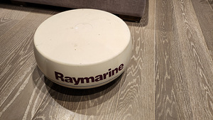 Raymarine E80 , Radar Dome , A70, Navionics (9 foto / 9)