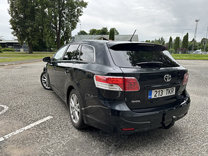 Toyota avensis (4 foto / 10)