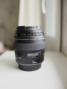 Canon EF 85мм f/1.8