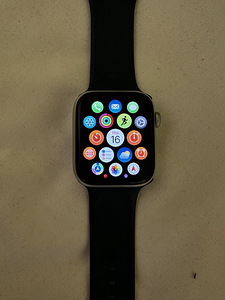 Apple Watch SE (2nd Gen) (2 фото из 3)