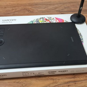 Wacom Intuos Pro North PTH-660-N, bluetooth, M suurus (1 foto / 2)