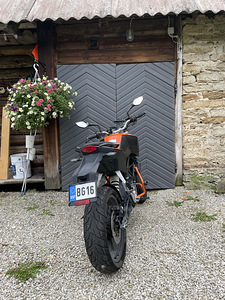 KTM Duke 125 2015 (3 foto / 5)