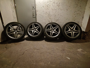 Новые шипованные шины Mercedes R19/255/40 с дисками AMG (1 фото из 2)
