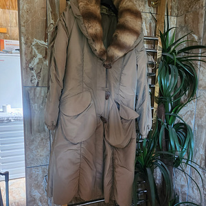 Jänkuvoodriga soe mantel (2 foto / 2)