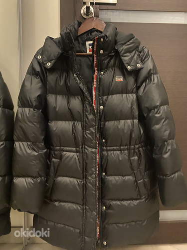 Продам женскую зимнюю куртку Levis (фото #1)