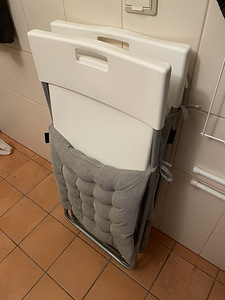 Стол IKEA бесплатно (3 фото из 3)