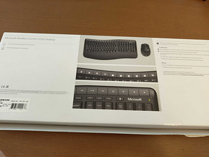 Microsoft Wireless Comfort 5050 Desktop Keyboard and Mouse (4 foto / 4)