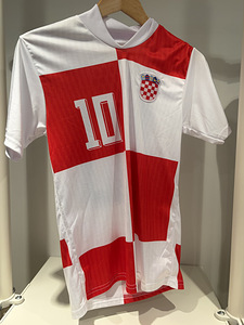 Croatia jersey. Modrić,pole originaal (1 foto / 3)