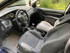 Ford Focus 1.6 74kw (6 foto / 9)