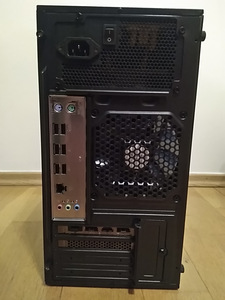 Xeon E5-2670/X79/32GB RAM/SSD 128GB/HDD 1TB/RX 6600 XT 8G (6 foto / 10)