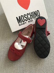 Uued Moschino kingad nr.23 (2 foto / 3)
